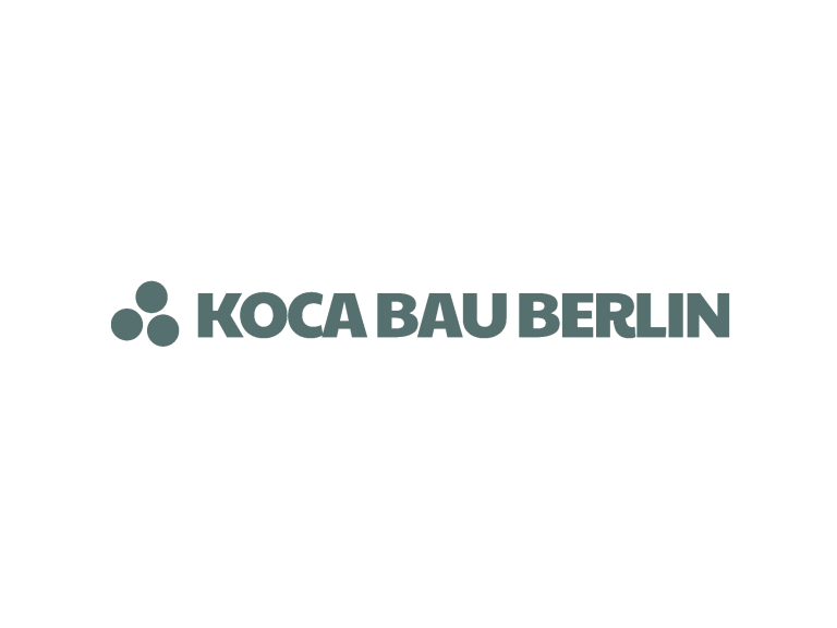 Koca Bau Berlin Logo von Koca Bau Berlin in blaugrün mit drei Punkten.